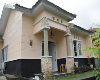 Villa Ciater Highland Blok Ranchero - באנדונג - בניין