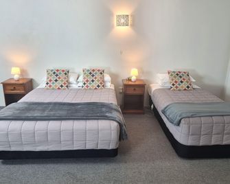 Hacienda Motel - Invercargill - Bedroom