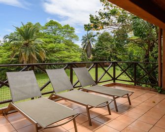 San Lameer Villa 10307 - 3 Bedroom Superior - 8 pax - San Lameer Rental Agency - Southbroom - Balcony