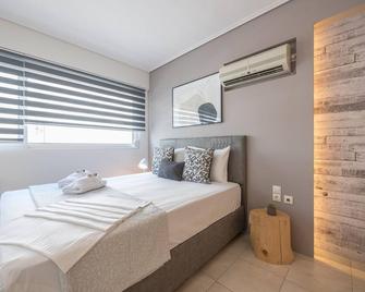 Luxury Loft with a Balcony by CloudKeys - Atenas - Quarto