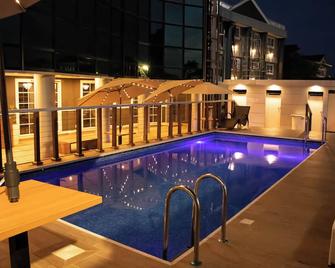 Zimansky Hotel - Accra - Pool
