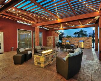 Residence Inn by Marriott Houston Tomball - Tomball - Innenhof