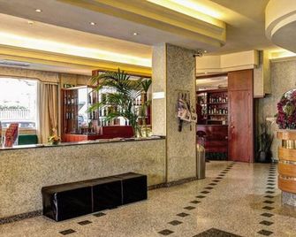 Hotel Europa - Signa - Front desk