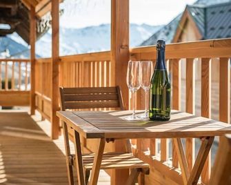 Chalet montagnard rénové avec jacuzzi 4- 15 Personnes - Saint-Sorlin-d'Arves - Balcon