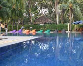 Sanghyang Indah Spa resort - Anyar - Pool