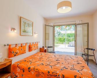 Holiday Home Arbelle - Scz110 By Interhome - Saint-Cézaire-sur-Siagne - Habitación
