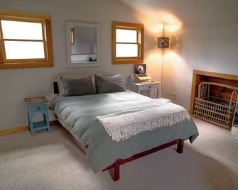 Cozy woodsy family-friendly cabin retreat - Kerhonkson - Habitación