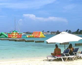 Ocho Rios Vacation Resort Property Rentals - אוקו ריוס - חוף