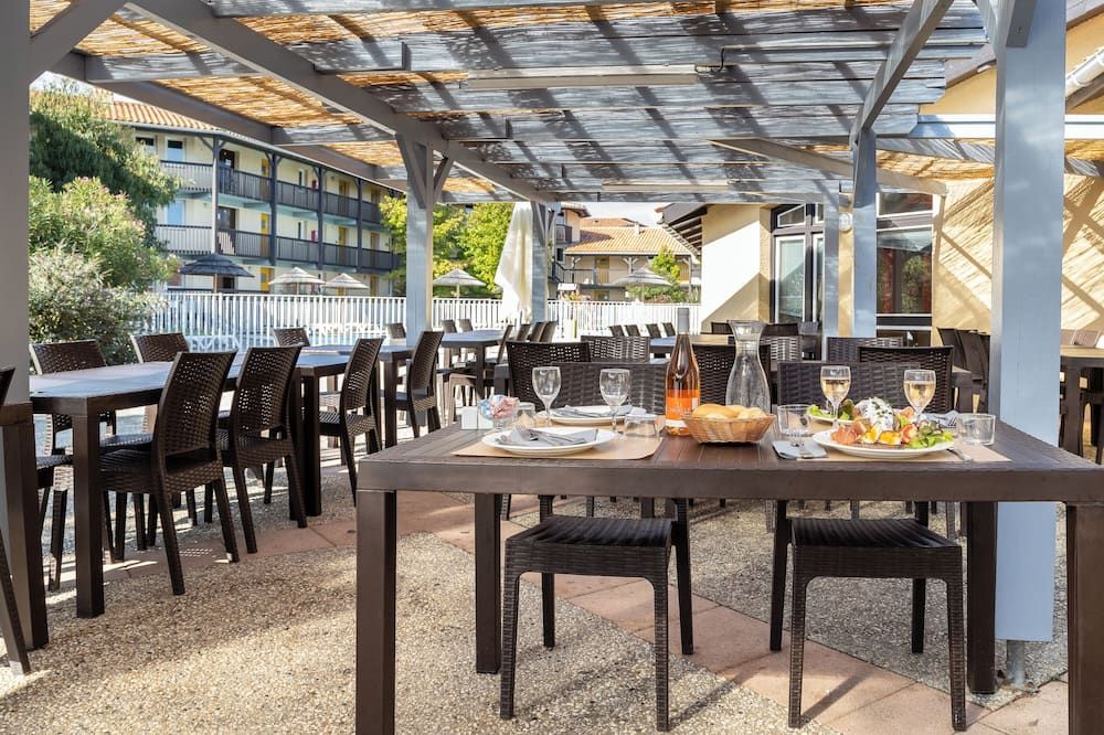 فيليدج فاكانسيس لو جونكا