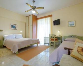 Filothei Apartments - Avia - Habitación