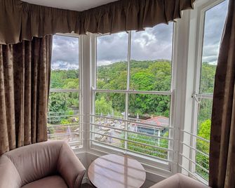 The Hand Hotel Llangollen by Compass Hospitality - Llangollen - Balcon