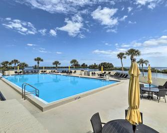 Waterfront Condo Resort Pool, Tennis and Beach - Hudson - Piscina