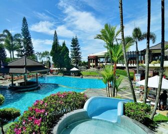 Purnama Hotel - Batu - Pool
