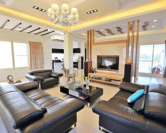 Fun Relax Bnb - Wujie Township - Living room