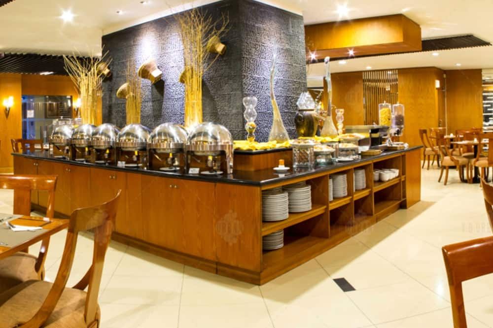 Grand Pasundan Convention Hotel - באנדונג - בופה