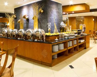 Grand Pasundan Convention Hotel - באנדונג - בופה