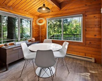 Teague's Cabin on the River - Gold Bar - Comedor