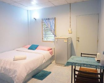 Montra Guesthouse - Mueang Ranong