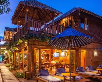 Pai Village Boutique Resort - Pai - Patio