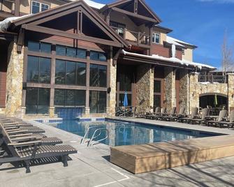 Studio Unit, Beautiful Luxury Ski In, Ski Out Resort - Breckenridge - Pool