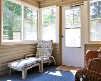 Tana's Riverfront Getaway - Riverfront Home - Loudonville - Sala de estar