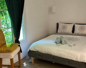 Studio zen et moderne à St-Zacharie - Saint-Zacharie - Chambre