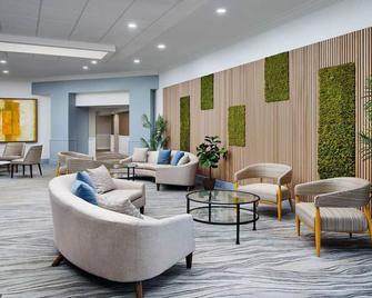 4 Budget-Friendly Units Near Stonewall Mansion! Free Parking, Onsite Pool! - Rocky Mount - Salon