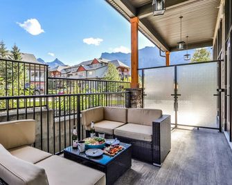 Nomad By Samsara Resort - Panorama Top View - 4br & 5bth - Canmore - Balcon