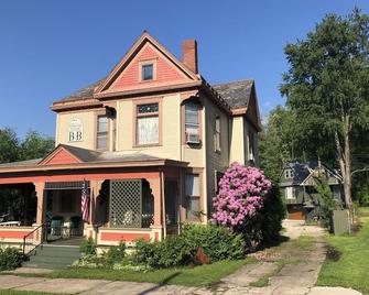 Primrose Path Bed and Breakfast Hocking Hills between Logan and Athens - Nelsonville - Edificio