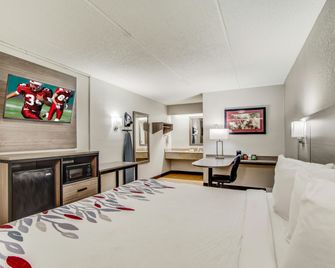 Red Roof Inn Columbia East - Ft Jackson - Columbia - Bedroom