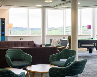 University of Exeter - Holland Hall - Exeter - Lounge