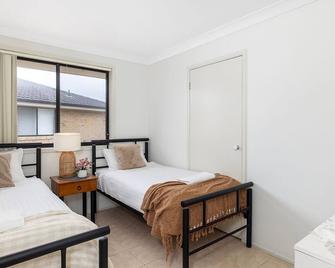 Sunrise - Shoal Bay - Bedroom