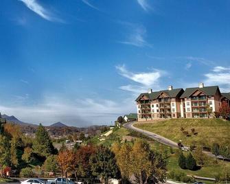 Smoky Mountains Resort ^ 1 Bedroom - Pigeon Forge - Building