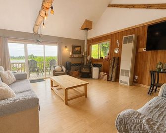 10 acre, Close to trails, WiFi, Kayaks,Lake/marsh - Drummond - Sala de estar