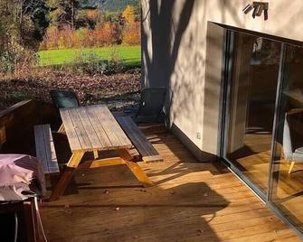 Gîte et Espace bien-être les Catis 'le Morgon' 4 - Gite and wellness area - Crots - Patio