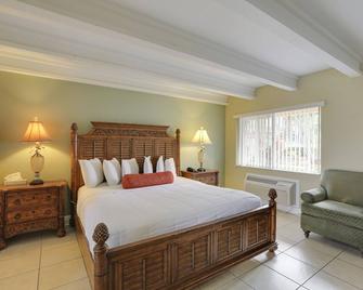 The Bayside Inn & Marina - Treasure Island - Bedroom