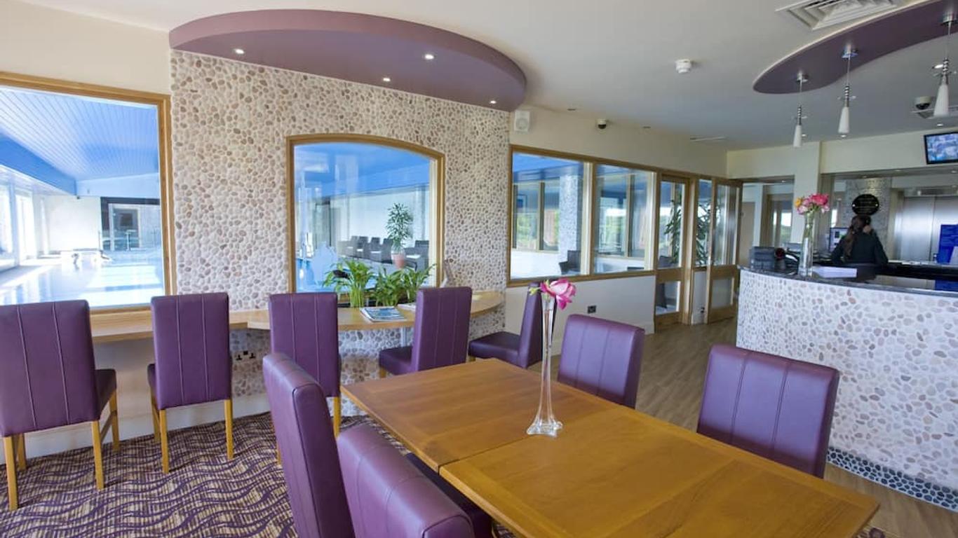 London Beach Country Hotel & Golf Club