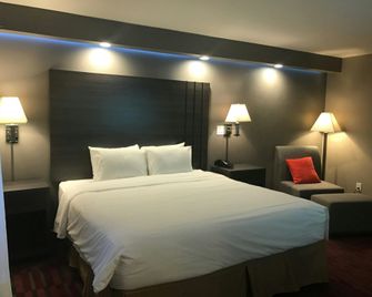 Greentree Inn & Suites Los Angeles - Alhambra - Pasadena - Alhambra - Bedroom