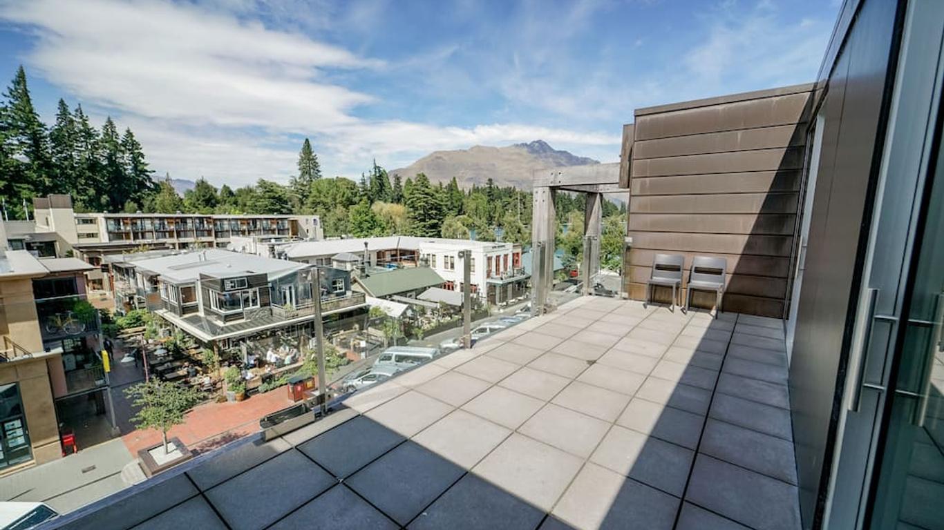 نومادز كوينز تاون باك باكرز