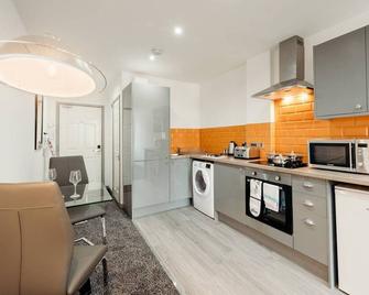 Halifax House, Studio Apartment 209 - Halifax - Kitchen
