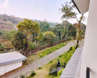 M woods - Vagamon - Balcony