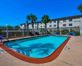 OYO Townhouse Beaumont Medical Center Area I-10 - Beaumont - Uima-allas