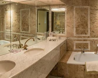 Peermont Walmont at Mmabatho Palms - Mmabatho - Bagno