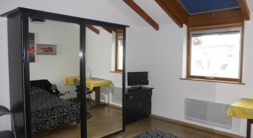 Studio-Hotel Porte De France