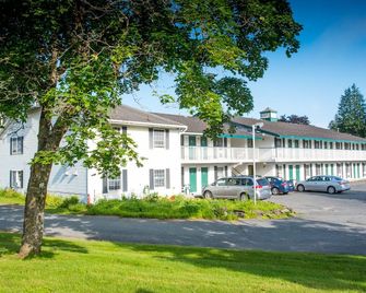 Colonnade Inn - Lyndon - Rakennus