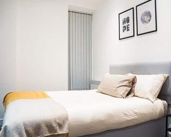 Somerville Apartment London Heathrow - Hounslow - Bedroom