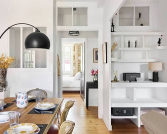 Le Jardin Secret - 2 chambres & Parking Offert - Nantes - Dining room