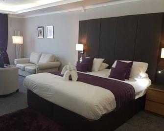 The Diplomat Hotel Restaurant & Spa - Llanelli - Bedroom