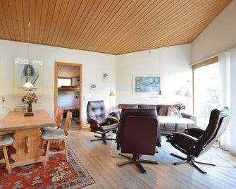Four-Bedroom Holiday Home In Sjallands Odde - Sjaellands Odde - Comedor