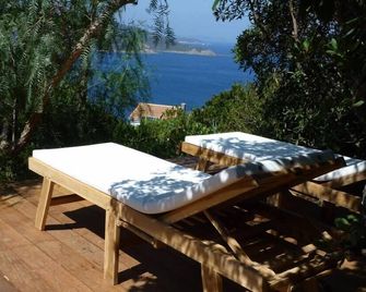 Villa on an island paradise. Location / rental / Miete villa Ile du Levant - Hyerès - Balcón